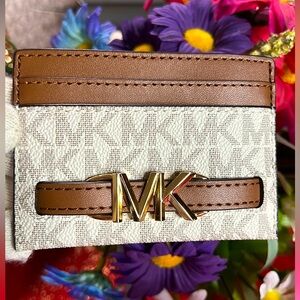 Michael kors card holder